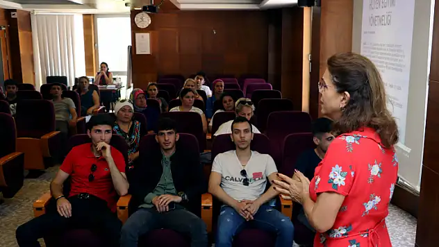 GIDA VE SU SEKTÖRÜ ÇALIŞANLARINA HİJYEN EĞİTİMİ VERİLDİ