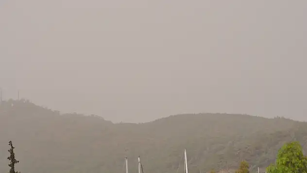 Gökyüzünü Toz Bulutu Kapladı