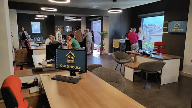 'Gold House' Görkemli Bir Törenle Açıldı