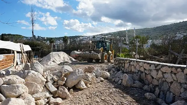 Gündoğan ve Küçükbük'te yol çalışmaları devam ediyor