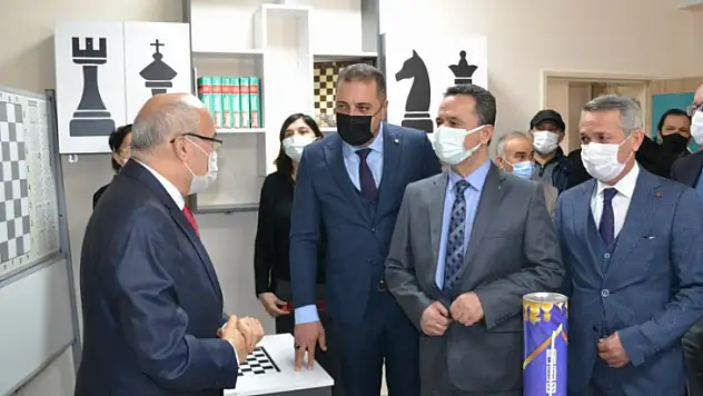 İlkokula akıl ve zekâ oyunları odası