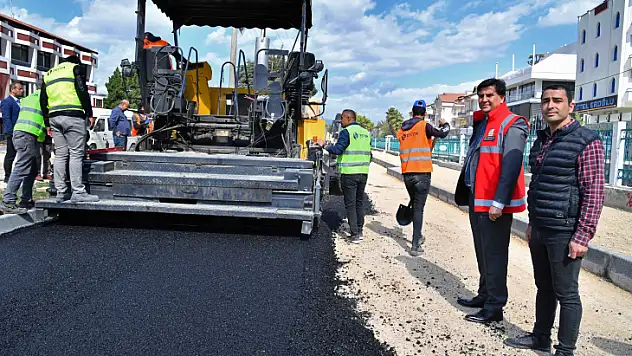 İNÖNÜ BULVARI'NDA BSK SICAK ASFALT ÇALIŞMALARI BAŞLADI