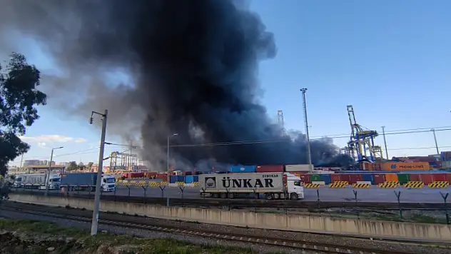 İSKENDERUN LİMANI 3. GÜNDÜR YANMAYA DEVAM EDİYOR