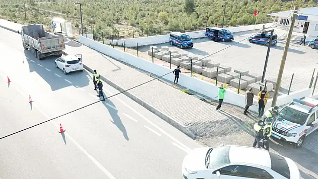 Jandarmadan dronla trafik denetimi