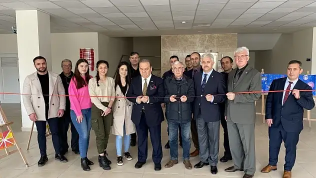 Kahraman Şehit Anısına Sergi Açıldı