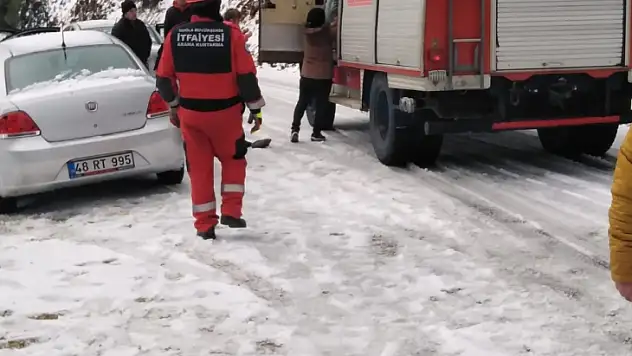 Kar yağdı, yaylada 15 kişi mahsur kaldı