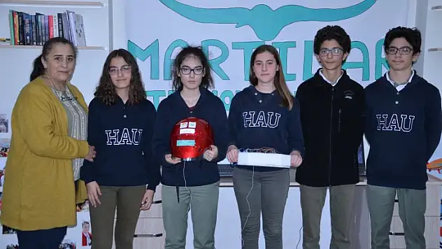 Liseli Mucitlerden Kasksız Motor Kullanımını Önleyen Buluş