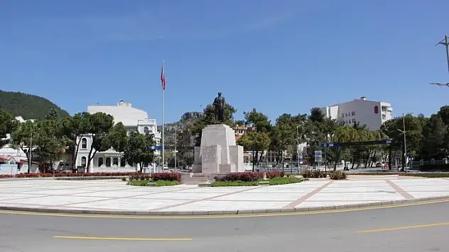 Menteşeliler Sokağa Çıkma Yasağına Uydu