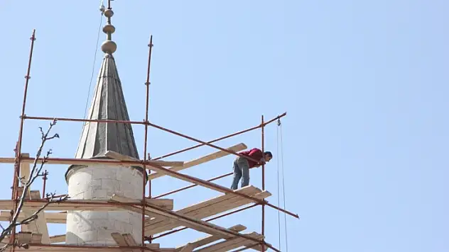 Minare Tepesinde Tehlikeli Çalışma!