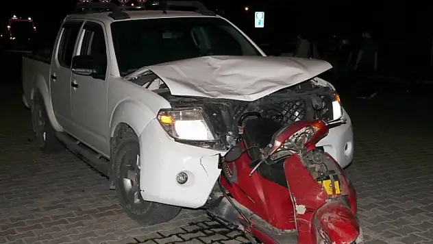 Motosiklet Otomobile Ok Gibi Saplandı: 1 Ölü