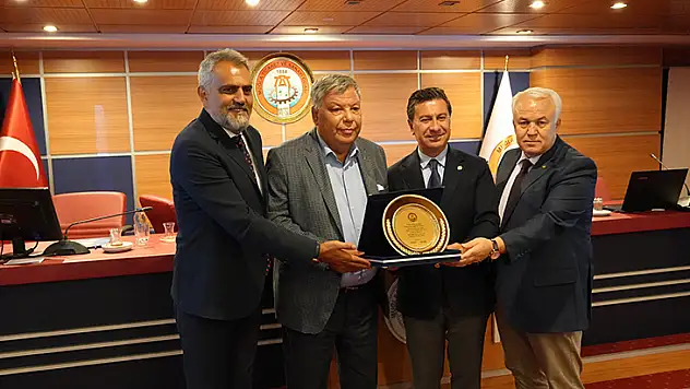 Muğla Büyükşehir Belediye Başkanı Ahmet Aras MUTSO Meclisine Konuk Oldu