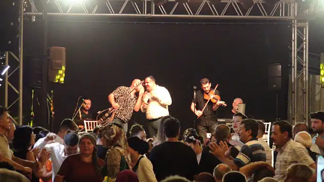 MUHTEŞEM DÜĞÜN İLE DÜNYA EVİNE GİRDİLER