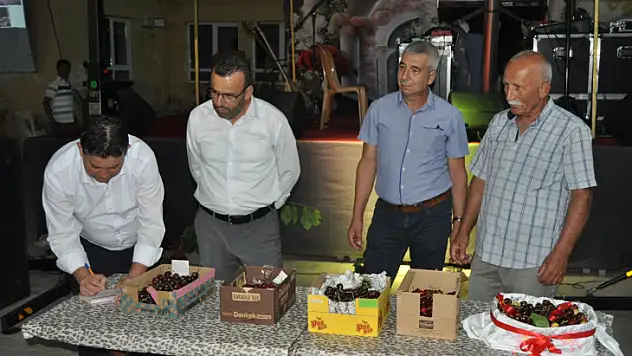 Nif Kiraz Festivali renkli görüntülere sahne oldu