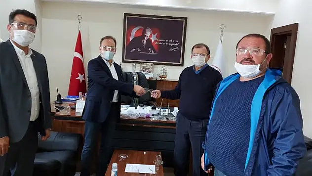 Optisyen ve Gözlükçüler Odası'ndan Sağlık Çalışanlarına Koruyucu Gözlük