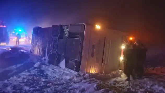 Otobüs Kazasında Yaralıların Tedavisi Sürüyor