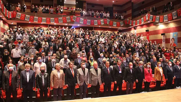 Saatcı'nın konuşması kongreye damga vurdu