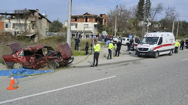 Seydikemer'de feci kaza:2 ölü 3 yaralı