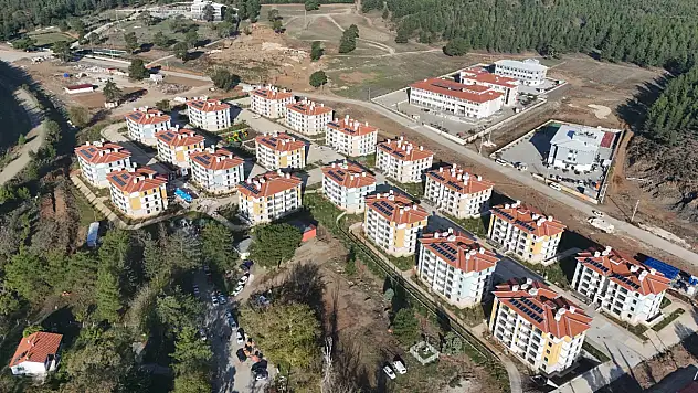 Seydikemer'de TOKİ Konutları hak sahiplerine teslim edildi