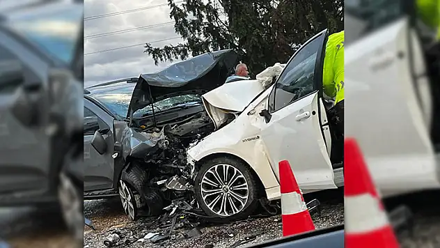 Seydikemerde Kaza:1 Ölü 3 Ağır Yaralı