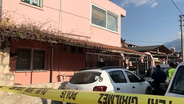 Sokak ortasında çıkan bıçaklı kavgada 1 kişi öldü