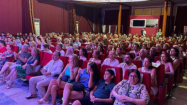 Türkçe Pop Müzik Konseri Fethiye'de İlgi Gördü