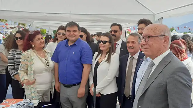 ÜNİVERSİTELER ÖĞRENCİLERLE BULUŞTU