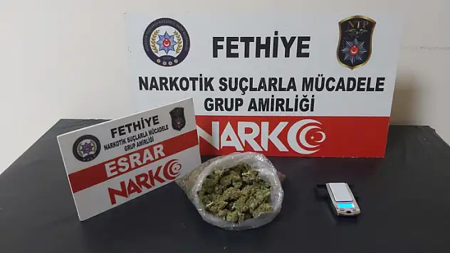 Uyuşturucuyu iç çamaşırına sakladı