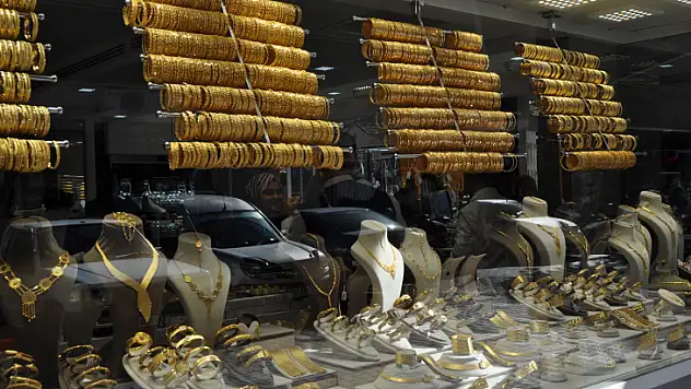 Uzmanlar, vatandaşın bankaya yöneldiğini söylüyor