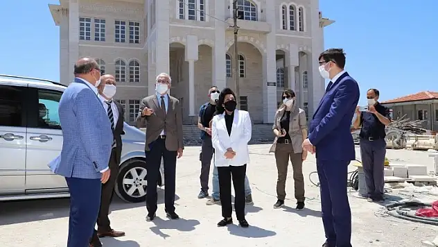 Vali Civelek, Seydikemer Hükümet Konağı ve Belediye Başkanlığı İnşaatlarını İnceledi
