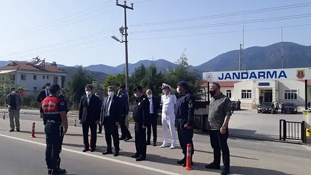 Vali Orhan Tavlı, Fethiye'de Yol Uygulama Noktalarını Ziyaret Ederek, Tedbirleri Yerinde Denetledi