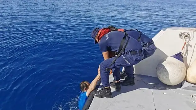 Yüzerek Karşıya Geçmeye Çalıştı