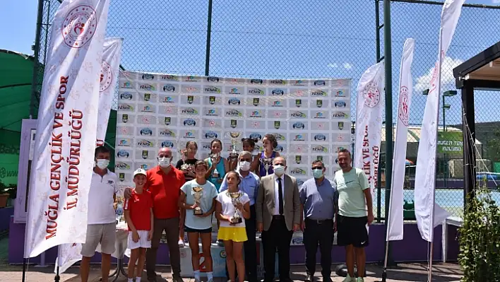 12 yaş Türkiye Yaz Kupası Tenis Turnuvası sonuçlandı