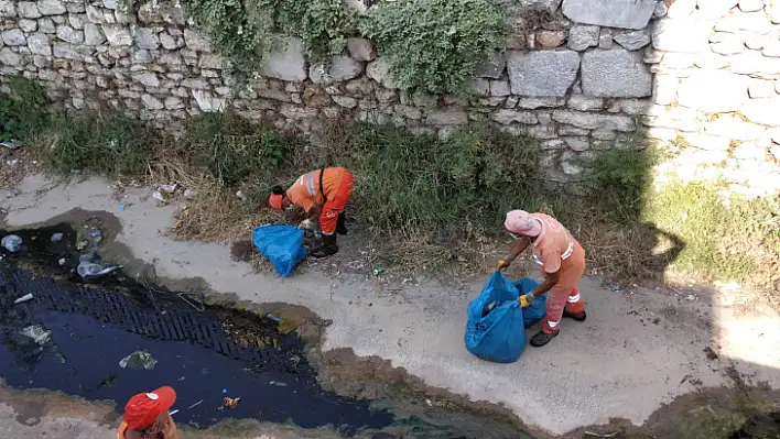 2 Traktör Dolusu Çöp Ve Atık Toplandı