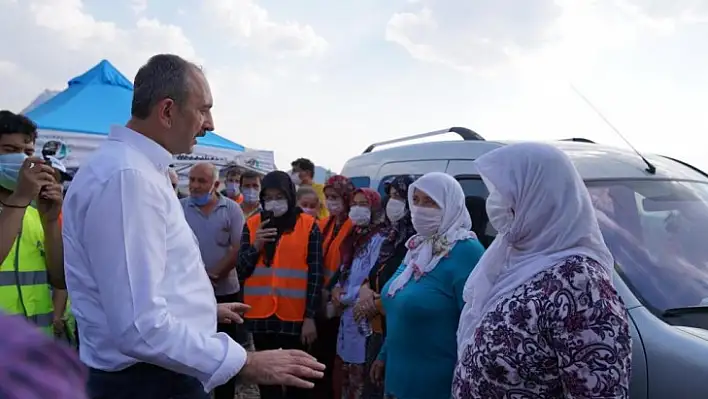 Adalet Bakanı Gül, Seydikemer'deki afet bölgesinde