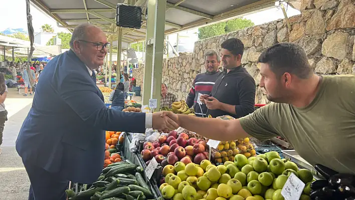 Aday Demir, Datça'da vatandaşlarla bayramlaştı