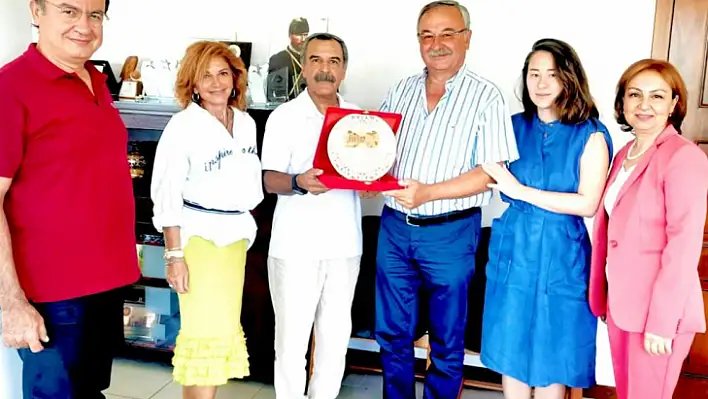 ALZHEİMER DERNEĞİ'NDEN TEŞEKKÜR PLAKETLERİ