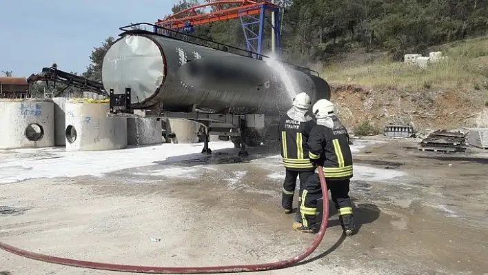 Asfalt tankeri bomba gibi patladı