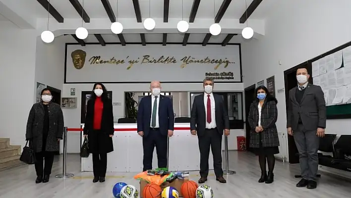Atık pil topladılar ödülü kazandılar