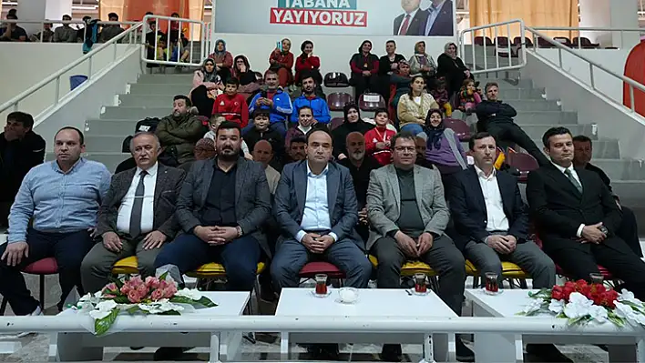 Başkan Akdenizli, Dereceye Giren Güreşçilere Madalyalarını Takdim Etti