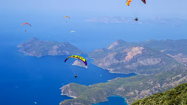 Başkan Çıralı: 'Cumhuriyetin 100. Yılında, 200 bin uçuş rekoru kırıldı'