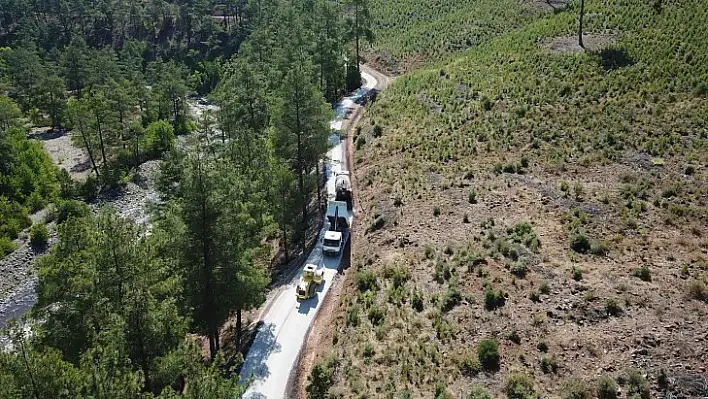 Başkan Gümüş 'Güvenli ve modern yollar için çalışmaya devam edeceğiz'