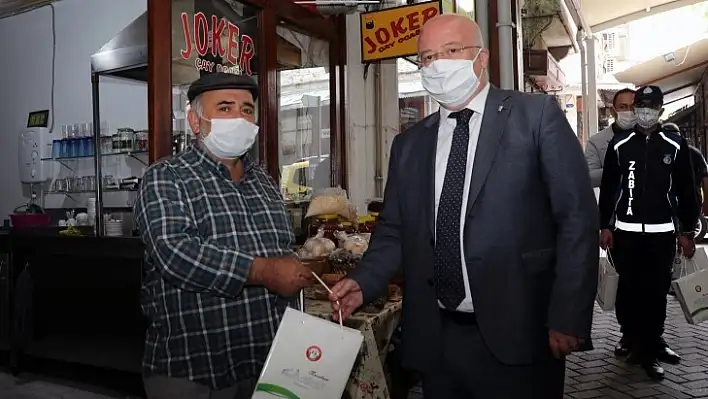 Başkan Gümüş, İşyerlerini Açan Esnafı Ziyaret Etti
