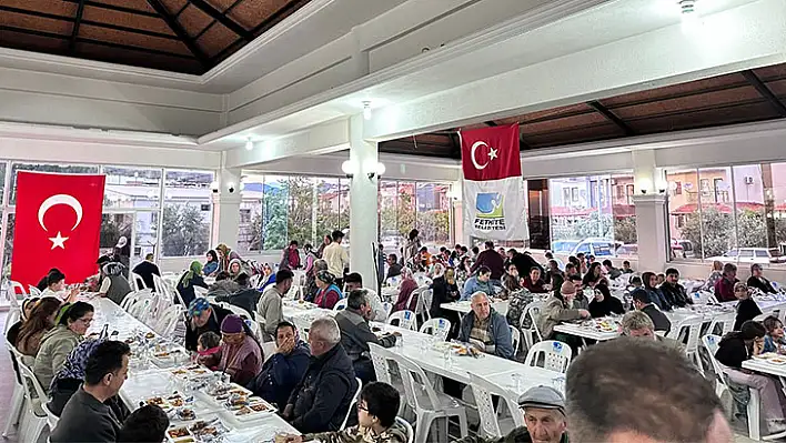 Başkan Karaca Vatandaşlarla İftar Yaptı