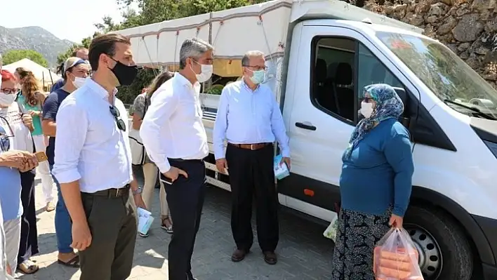 Başkan Oktay, Osmaniye Mahallesi'ni Ziyaret Etti