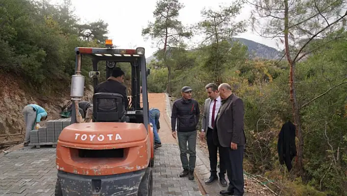 Başkan Otgöz, Pınara Antik Kent Yolundaki Çalışmaları İnceledi