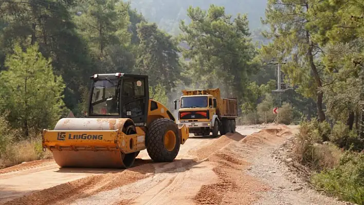 BAŞKAN OTGÖZ, YOL ÇALIŞMALARINI İNCELEDİ