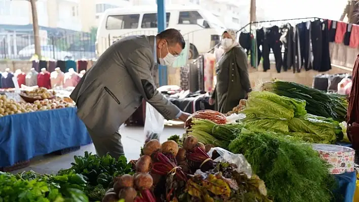 Başkan Tokat Akkent Pazarı'nı ziyaret etti