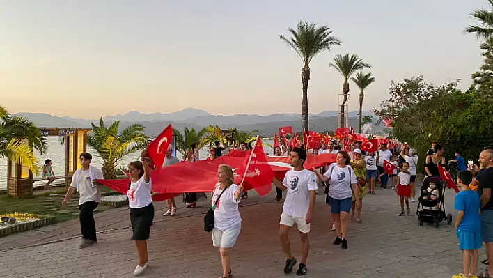 Bayrak yürüyüşü gerçekleştirildi 