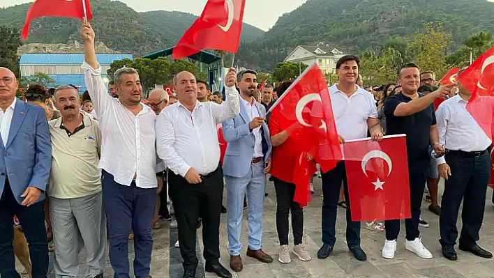 BAYRAK YÜRÜYÜŞÜ YAPILDI