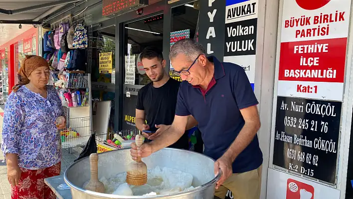 BBP'den Muhsin Yazıcıoğlu adına kar şerbeti ikramı